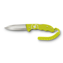 Cargar imagen en el visor de la galería, NAVAJA VICTORINOX HUNTER PRO ALOX ELECTRIC YELLOW ED. 2023, 0.9415.L23
