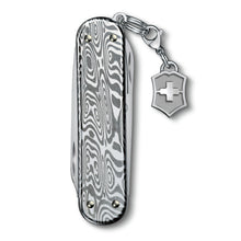 Load image into Gallery viewer, Multiherramienta Victorinox Classic SD Brilliant Damast, 0.6221.34