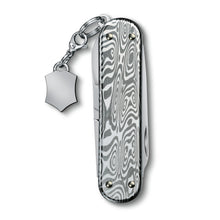 Load image into Gallery viewer, Multiherramienta Victorinox Classic SD Brilliant Damast, 0.6221.34