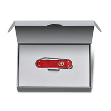 Cargar imagen en el visor de la galería, NAVAJA VICTORINOX CLASSIC SD PRECIOUS ALOX ICONIC RED, 0.6221.401G
