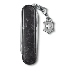 Load image into Gallery viewer, Multiherramienta Victorinox Classic SD Brilliant Carbon, 0.6221.90