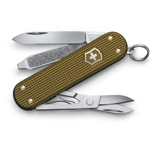 Cargar imagen en el visor de la galería, NAVAJA VICTORINOX CLASSIC SD ALOX E.D. 2024, HAZEL BROWN 0.6221.L24
