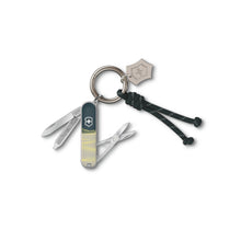 Load image into Gallery viewer, Multiherramienta Victorinox Classic SD New York Style, 0.6223.E223