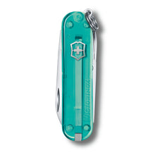 Cargar imagen en el visor de la galería, NAVAJA VICTORINOX CLASSIC SD, TROPICAL SURF 0.6223.T24G
