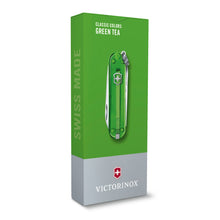 Cargar imagen en el visor de la galería, NAVAJA VICTORINOX CLASSIC SD, GREEN TEA 0.6223.T41G
