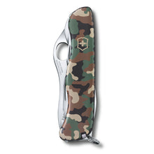 Load image into Gallery viewer, Multiherramienta Victorinox Trailmaster camuflada, 0.8463.MW94