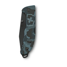 Cargar imagen en el visor de la galería, NAVAJA VICTORINOX EVOKE BHS ALOX CAMUFLADA 0.9415.DS222
