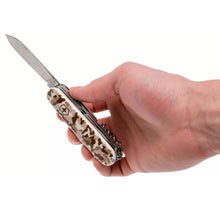 Load image into Gallery viewer, Multiherramienta Victorinox Huntsman, Camuflada desierto 1.3713.941