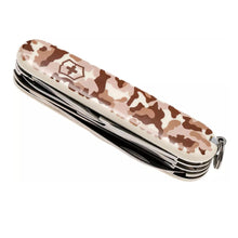 Load image into Gallery viewer, Multiherramienta Victorinox Huntsman, Camuflada desierto 1.3713.941