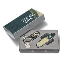 Load image into Gallery viewer, Multiherramienta Victorinox Companion New York Style, 1.3909.E223
