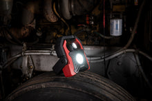 Load image into Gallery viewer, LINTERNA COAST WLR2 WORK LIGHT, 2000 LUMENES, NEGRA 30203