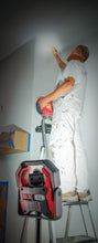 Load image into Gallery viewer, LINTERNA COAST WLR2 WORK LIGHT, 2000 LUMENES, NEGRA 30203