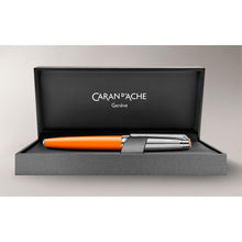 Cargar imagen en el visor de la galería, BOLIGRAFO ROLLER CARAN D' ACHE LEMAN BICOLOR AZAFRAN 4779.530