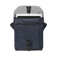 Cargar imagen en el visor de la galería, MANOS LIBRES VICTORINOX ALTMONT FLAPOVER DIGITAL BAG, AZUL 606752