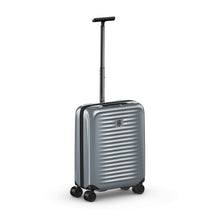 Cargar imagen en el visor de la galería, MALETA VICTORINOX AIROX GLOBAL HARDSIDE CARRY-ON, PLATA 612499