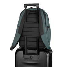 Load image into Gallery viewer, MORRAL VICTORINOX ALTMONT PROFESSIONAL ESSENTIAL, VERDE 653290
