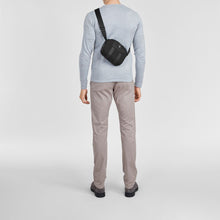 Cargar imagen en el visor de la galería, MANOS LIBRES VICTORINOX ARCHITECTURE URBAN2 COMPACT, 653349