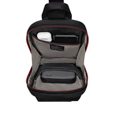 Cargar imagen en el visor de la galería, MANOS LIBRES VICTORINOX TRAVEL ESSENTIALS SLING BAG, NEGRO 653384