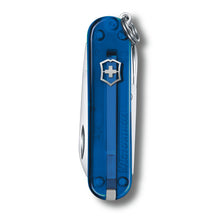 Load image into Gallery viewer, Multiherramienta Victorinox Classic SD, Deep ocean 0.6223.T2G