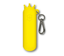 Cargar imagen en el visor de la galería, Estuche de silicona Victorinox para Classic SD, amarillo 4.0450