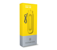 Cargar imagen en el visor de la galería, Estuche de silicona Victorinox para Classic SD, amarillo 4.0450
