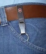 Cargar imagen en el visor de la galería, LLAVERO PINZA MULTICLIP VICTORINOX PARA CINTURON 4.1858