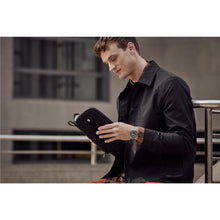 Load image into Gallery viewer, PORTA DOCUMENTOS DE VIAJE VICOTRINOX CON PROTECCION RFID, NEGRO 610597
