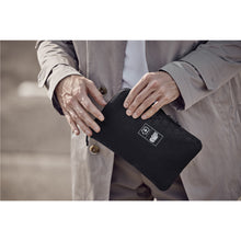 Cargar imagen en el visor de la galería, MORRAL PLEGABLE VICTORINOX PACKABLE NEGRO, 610599