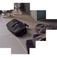 Load image into Gallery viewer, NECESER DE VIAJE VICTORINOX OVERNIGHT ESSENTIAL, NEGRO 610600