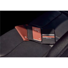 Load image into Gallery viewer, PORTA PASAPORTE VICTORINOX CON PROTECCION RFID, NEGRO 610606