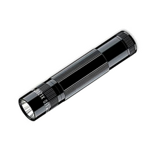 Cargar imagen en el visor de la galería, LINTERNA LED MAGLITE XL200 3 AAA, NEGRA XL200-S3017
