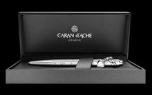 Cargar imagen en el visor de la galería, BOLIGRAFO CARAN D' ACHE ECRIDOR MADEMOISELLE CORAZON, PALADIO 890.101