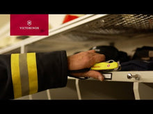 Load and play video in Gallery viewer, Multiherramienta Victorinox Rescue Tool con estuche en nylon, 0.8623.MWN