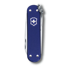 Cargar imagen en el visor de la galería, Multiherramienta Victorinox para Classic SD Alox Night dive, 0.6221.222G
