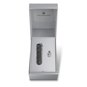 Multiherramienta Victorinox Classic SD Brilliant Carbon, 0.6221.90