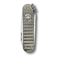 Cargar imagen en el visor de la galería, NAVAJA VICTORINOX CLASSIC SD PRECIOUS ALOX INFINITE GRAY, 0.6221.4031G
