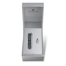 Cargar imagen en el visor de la galería, Multiherramienta Victorinox Classic SD Brilliant Crystal, 0.6221.35
