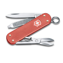 Cargar imagen en el visor de la galería, Multiherramienta Victorinox Classic SD Alox Stone Red E.D. 2025, 0.6221.L25
