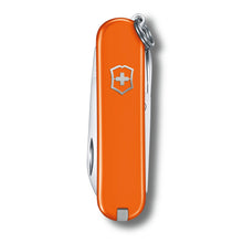 Cargar imagen en el visor de la galería, Multiherramienta Victorinox Classic SD Mango tango, 0.6223.83G
