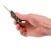 Cargar imagen en el visor de la galería, Multiherramienta Victorinox Classic SD, camuflada 0.6223.94
