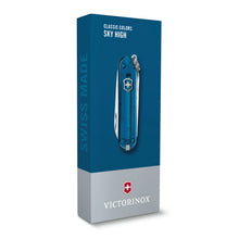 Cargar imagen en el visor de la galería, Multiherramienta Victorinox Classic SD, Sky high 0.6223.T61G

