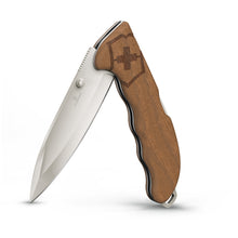 Cargar imagen en el visor de la galería, NAVAJA VICTORINOX EVOKE, WOOD 0.9415.D630
