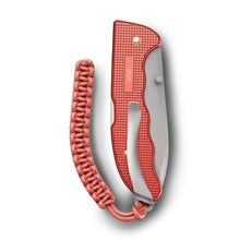 Cargar imagen en el visor de la galería, Multiherramienta Victorinox Evoke Alox Stone Red ED. 2025, 0.9415.L25
