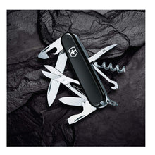 Cargar imagen en el visor de la galería, Multiherramienta Victorinox Climber, Negra 1.3703.3
