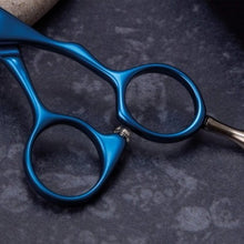 Cargar imagen en el visor de la galería, TIJERA DE PELUQUERO DUR 5&quot; 3 CLAVELES, AZUL 12604
