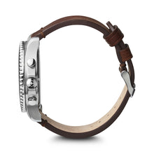 Cargar imagen en el visor de la galería, RELOJ VICTORINOX MAVERICK CHRONO, CUERO 241865
