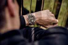 Load image into Gallery viewer, RELOJ VICTORINOX MAVERICK CHRONOGRAPH 43MM NEGRO BRAZALETE, 241952
