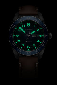 RELOJ VICTORINOX SWISS ARMY QUARTZ 42MM, CUERO CAFE 242040