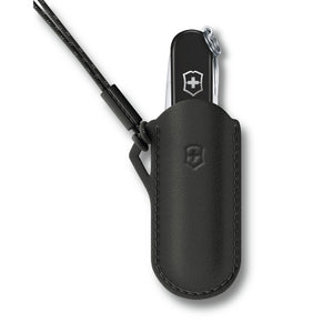 FUNDA EN CUERO VICTORINOX DARK ILLUSION PARA CLASSIC SD, 4.0670.3