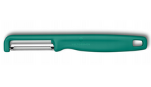Cargar imagen en el visor de la galería, SET DE CUCHILLOS VICTORINOX PARA LEGUMBRES CON PELADOR, 3 PIEZAS, 6.7116.33C1

